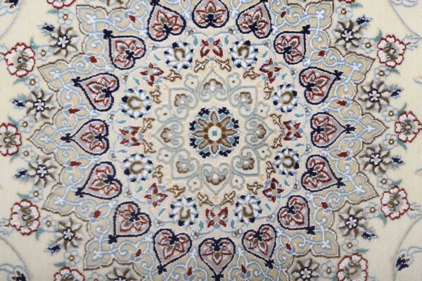 Nain Rug 6La 246cm x 157cm /8'1'' x 5'2'' - Image 4